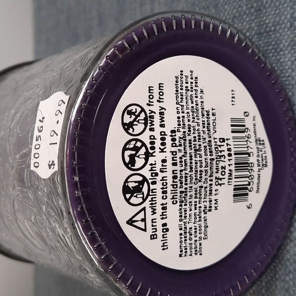 Jar Candle 11oz Single Wick Midnight Violet Purple Beautiful Embossed Glass USA - Picture 6 of 6
